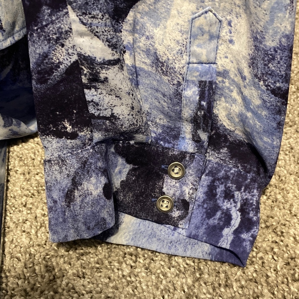 Chico's Blue and White hidden button down Shirt, 3/4 to long sleeve. NWOT - Picture 4 of 10